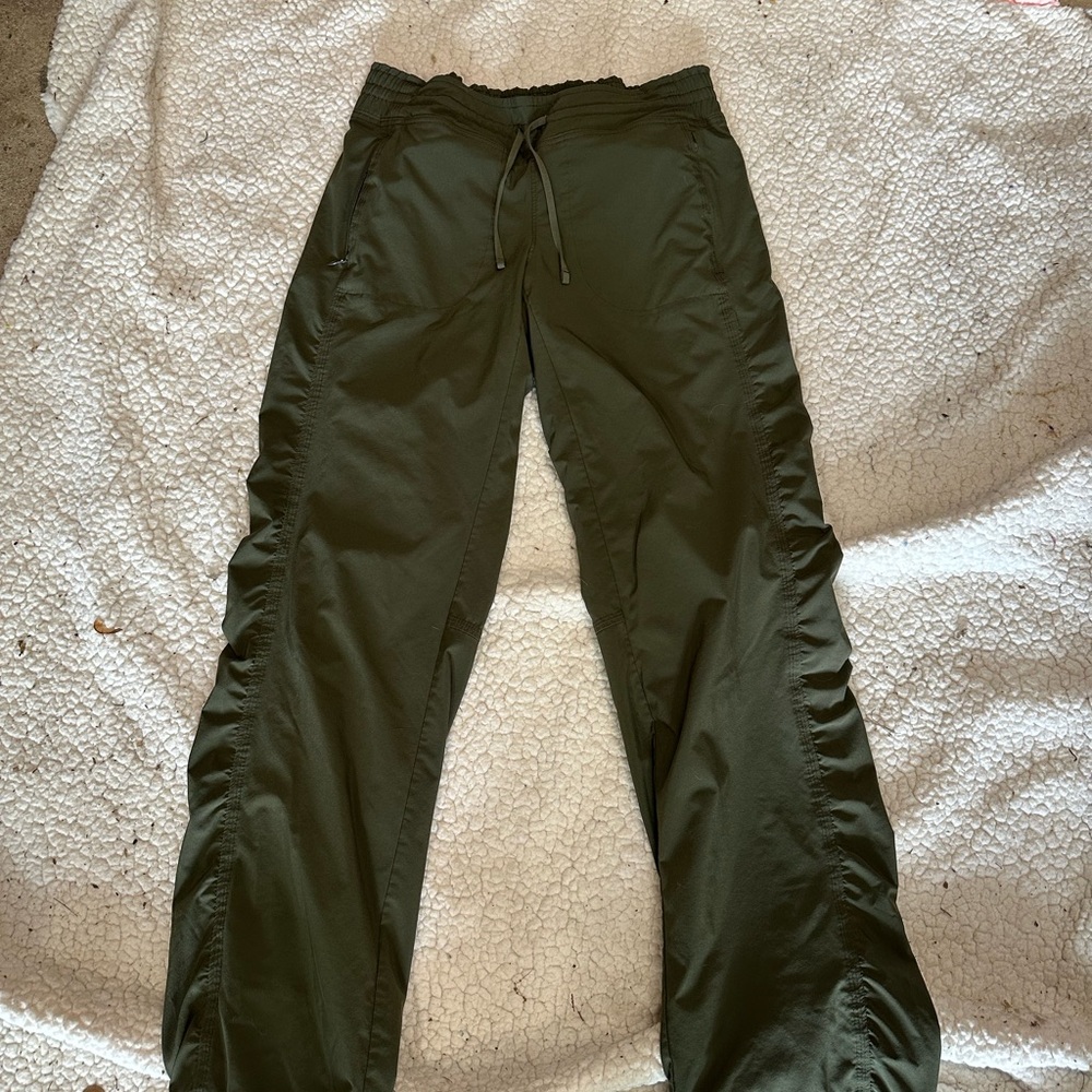 Athleta Sage Green Elastic Waist Pants